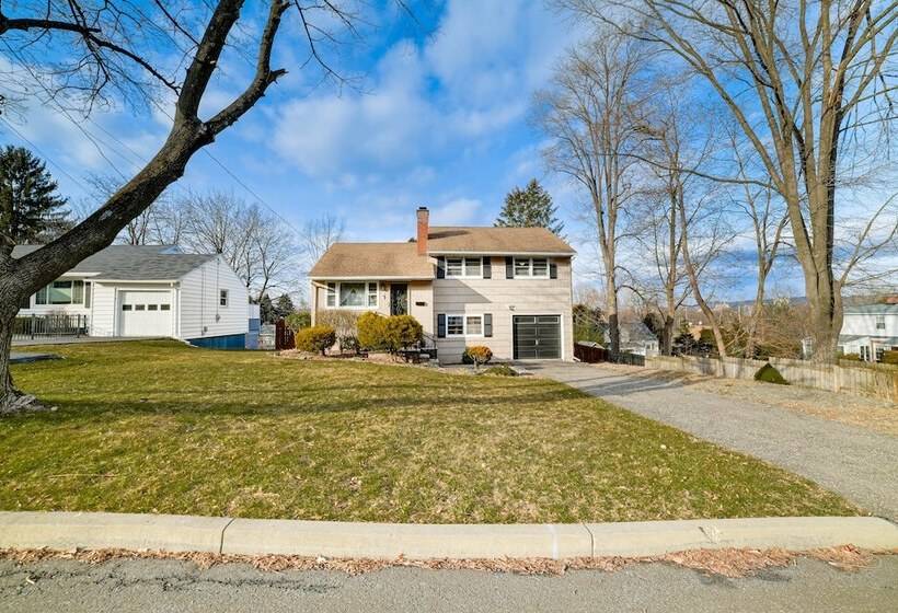 New York Abode: 2 Mi To Binghamton University!