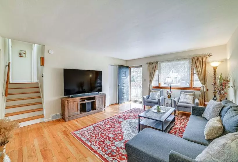 New York Abode: 2 Mi To Binghamton University!