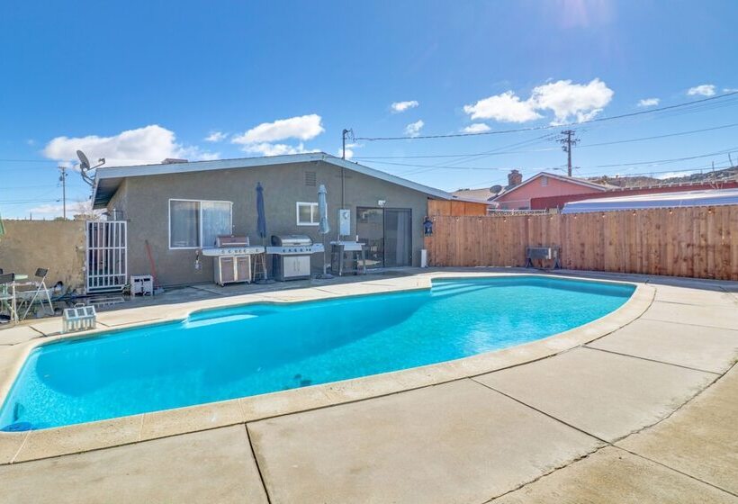 Palmdale Family Home W/ Private Pool & Backyard