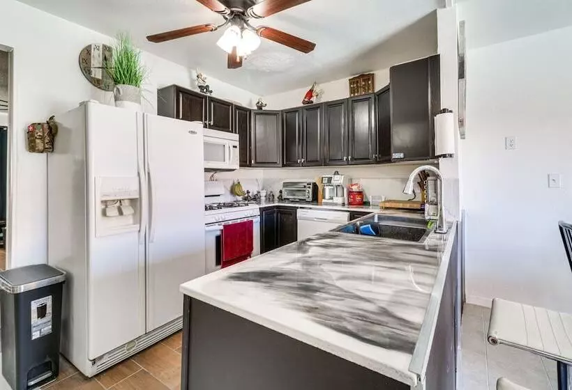 Palmdale Family Home W/ Private Pool & Backyard