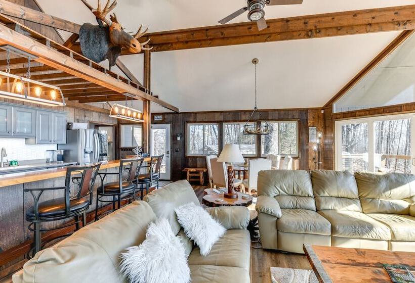 Pet Friendly Waynesville Cabin W/ Mountain Views!