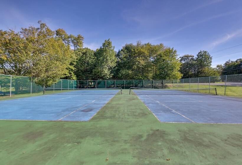 Pocono Paradise Haven W/ Game Room & Pool Access