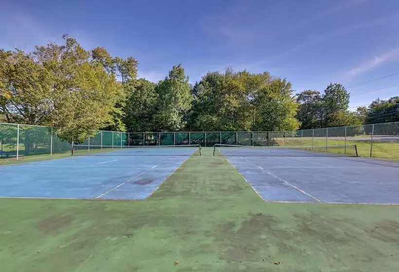 Pocono Paradise Haven W/ Game Room & Pool Access