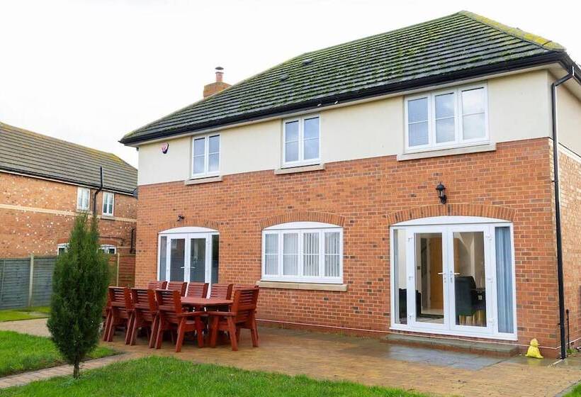 レジデンス 4 Luxurious Executive Villa