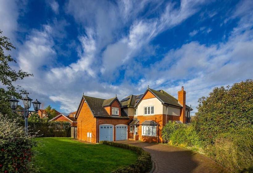 レジデンス 4 Luxurious Executive Villa