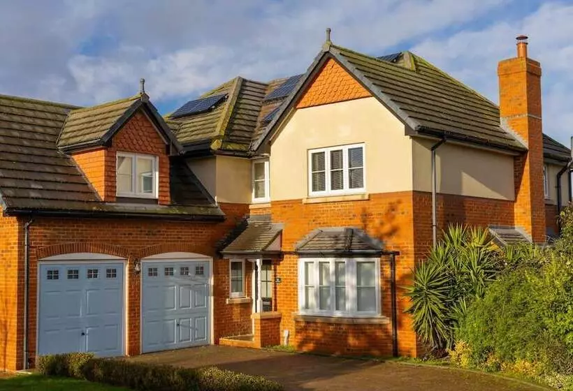 Residenssi 4 Luxurious Executive Villa