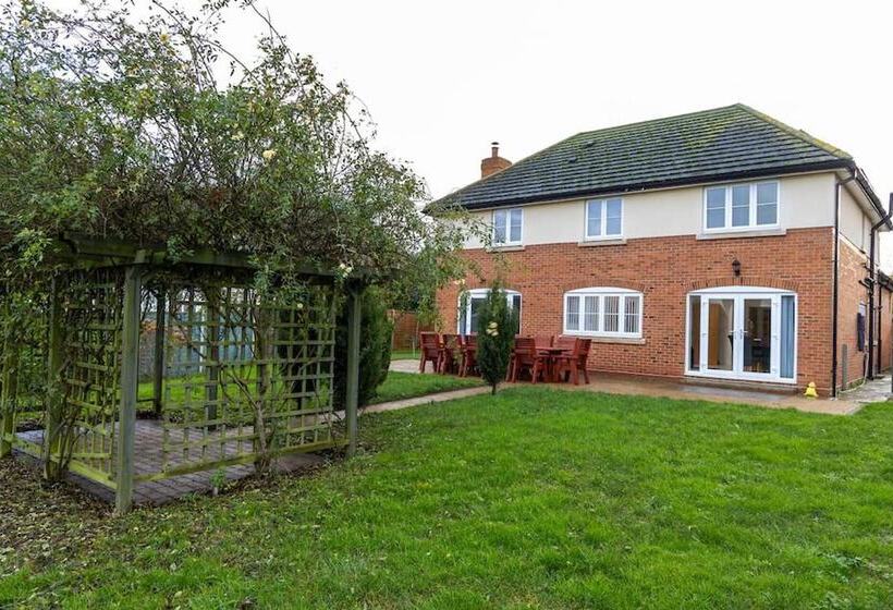 レジデンス 4 Luxurious Executive Villa