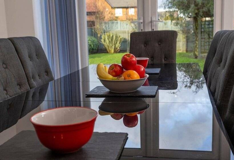 レジデンス 4 Luxurious Executive Villa