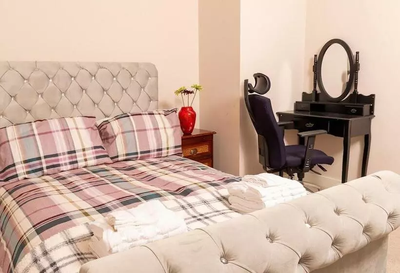 Residenssi 4 Luxurious Executive Villa