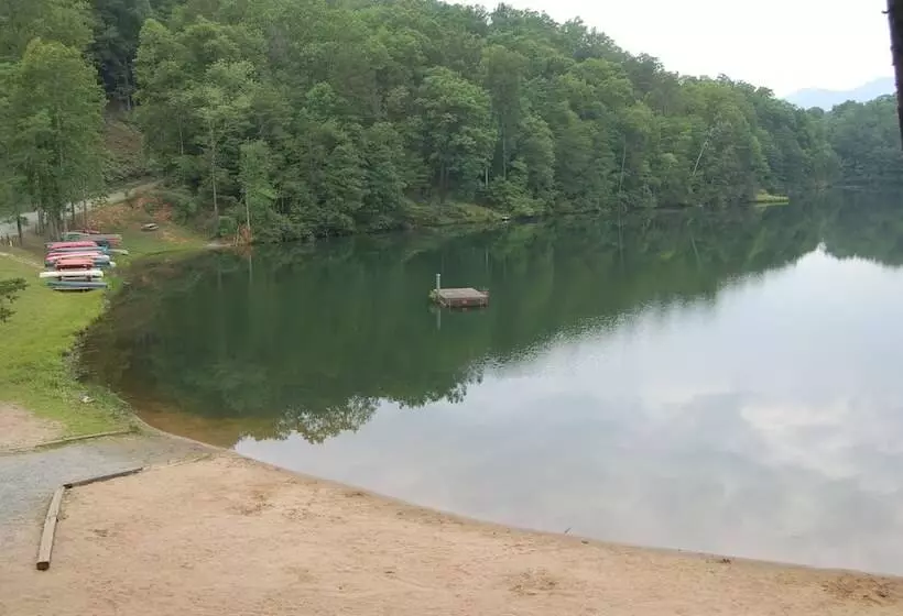 Spacious Cabin With Fantastic Long Range Mountain And Lake Views   Lake Lure   The Overlook 4 Bedroo
