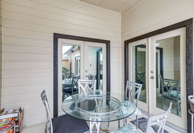 Spacious Spring Family Home W/ Full Kitchen & Pool