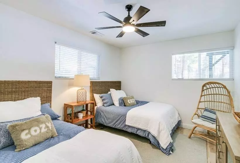 Westwood Cabin: Lake Almanor Across The Street!