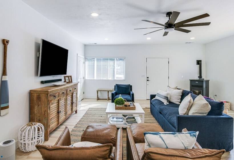 Westwood Cabin: Lake Almanor Across The Street!