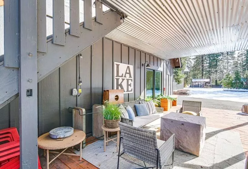 Westwood Cabin: Lake Almanor Across The Street!