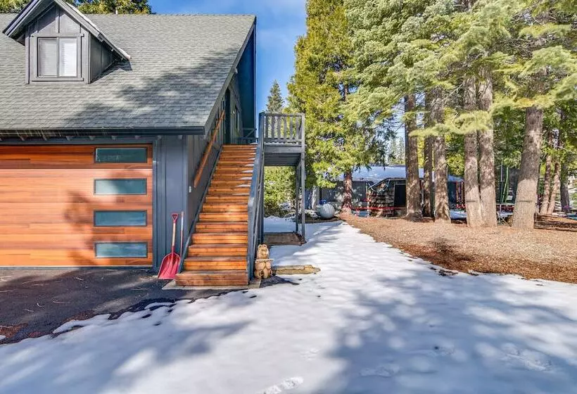 Westwood Cabin: Lake Almanor Across The Street!
