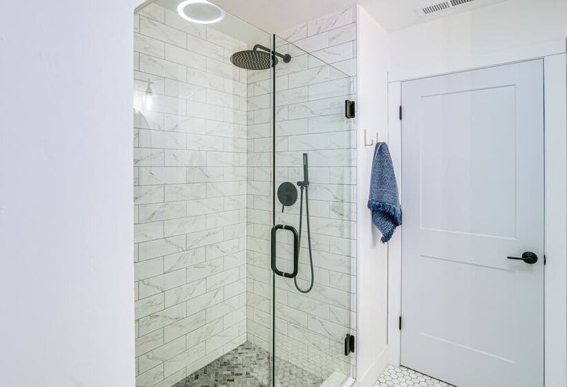 Westwood Cabin: Lake Almanor Across The Street!