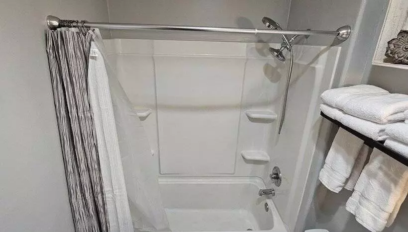 تختخواب و صبحانه The Canna House By High Society Rentals