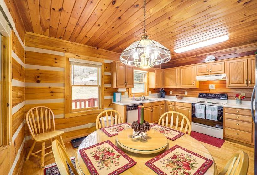 Charming Boone Cabin < 9 Mi To Appalachian Ski Mtn