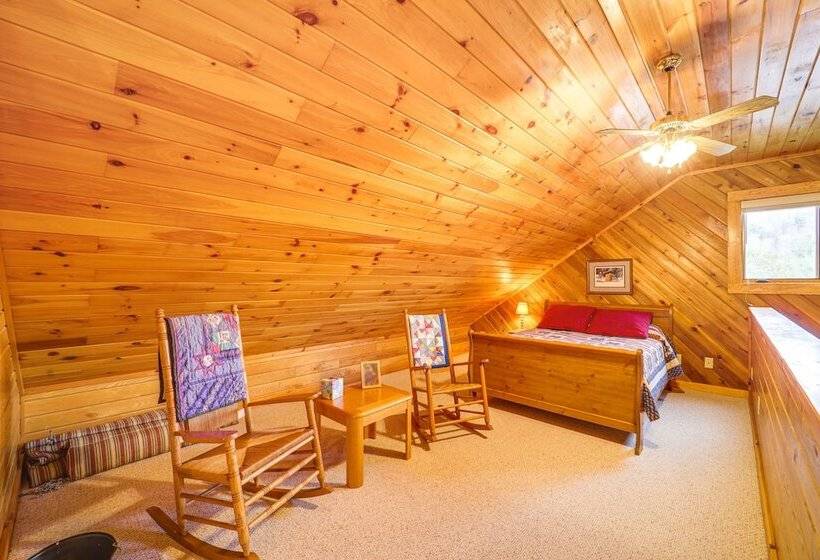 Charming Boone Cabin < 9 Mi To Appalachian Ski Mtn