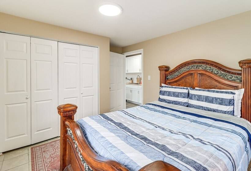 Farmington Hills Home W/ Yard: 20 Mi To Detroit