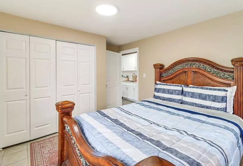 Farmington Hills Home W/ Yard: 20 Mi To Detroit