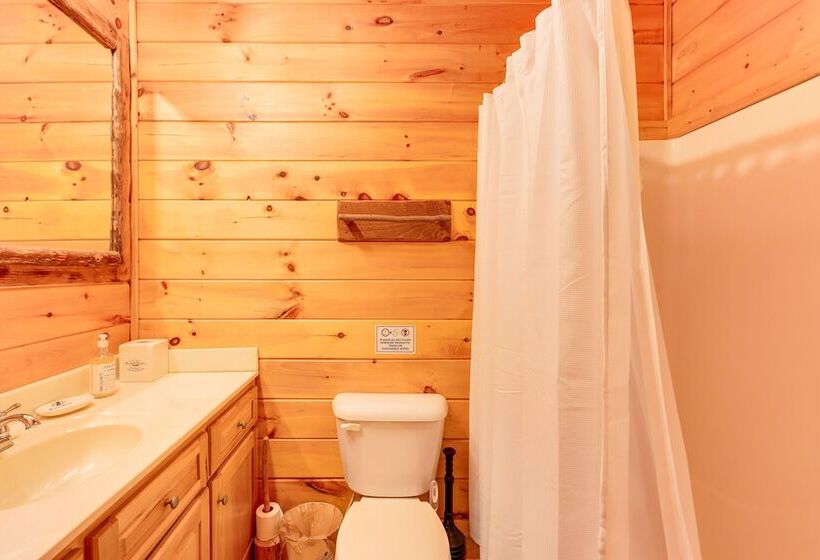 Gorgeous Blue Ridge Mountain Retreat: Deck + View!