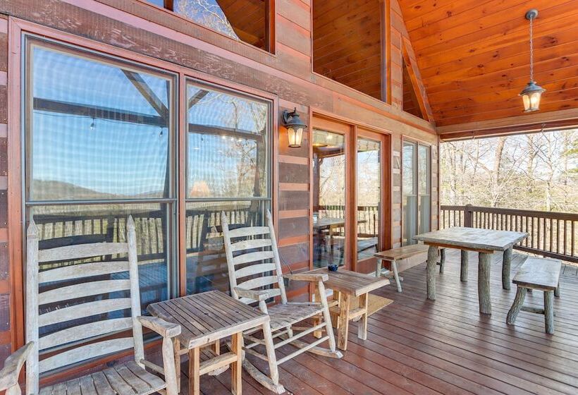 Gorgeous Blue Ridge Mountain Retreat: Deck + View!