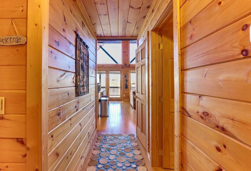 Gorgeous Blue Ridge Mountain Retreat: Deck + View!