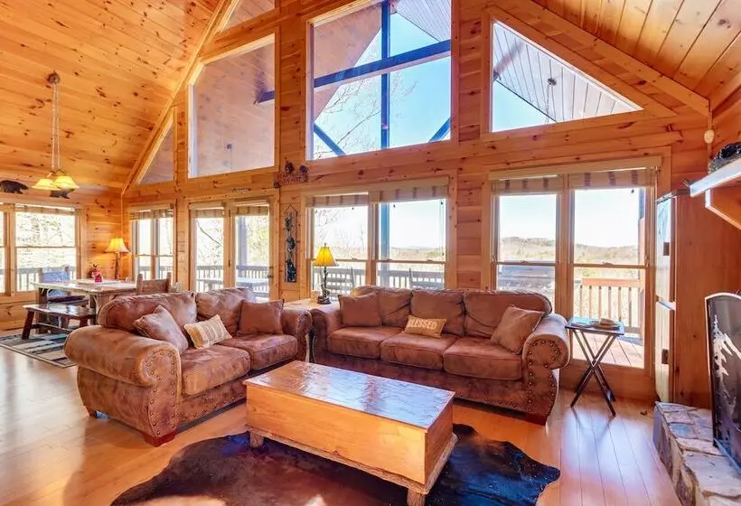 Gorgeous Blue Ridge Mountain Retreat: Deck + View!