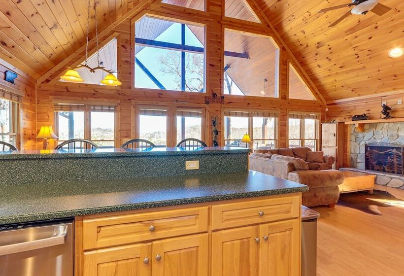 Gorgeous Blue Ridge Mountain Retreat: Deck + View!