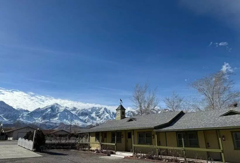 Hotelli Eastern Sierra Motor Lodge