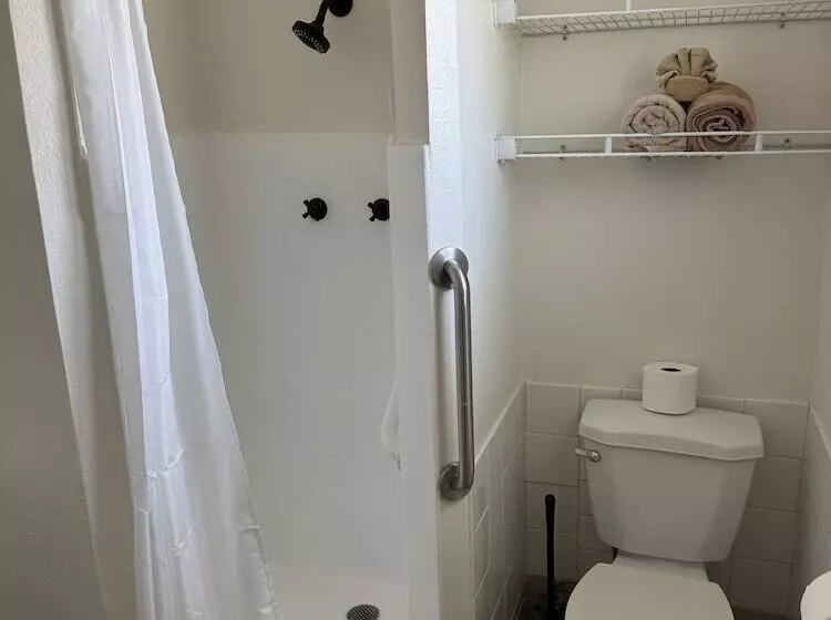 Hotelli Eastern Sierra Motor Lodge