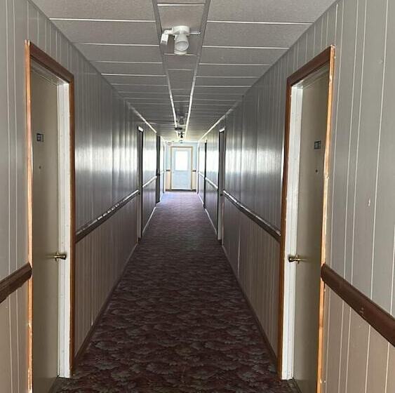 ホテル Economy Inn