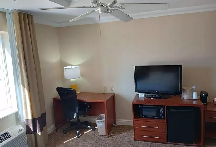 ホテル Samir Stay At Nw Expressway