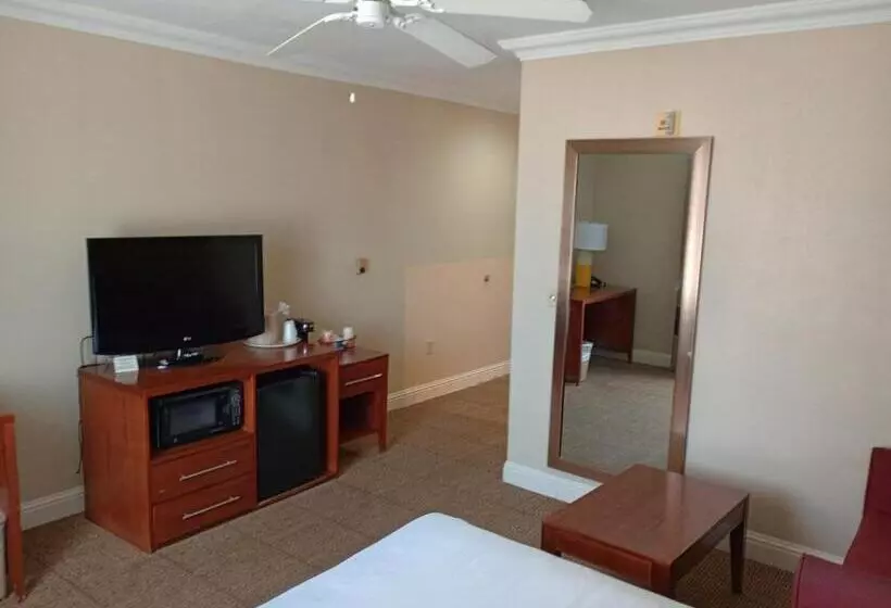 ホテル Samir Stay At Nw Expressway