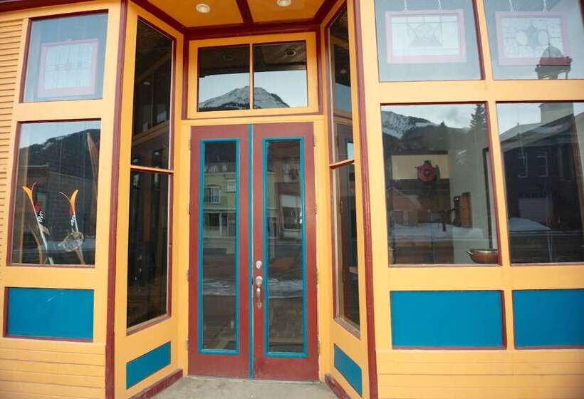 Отель The Frenchman Suites