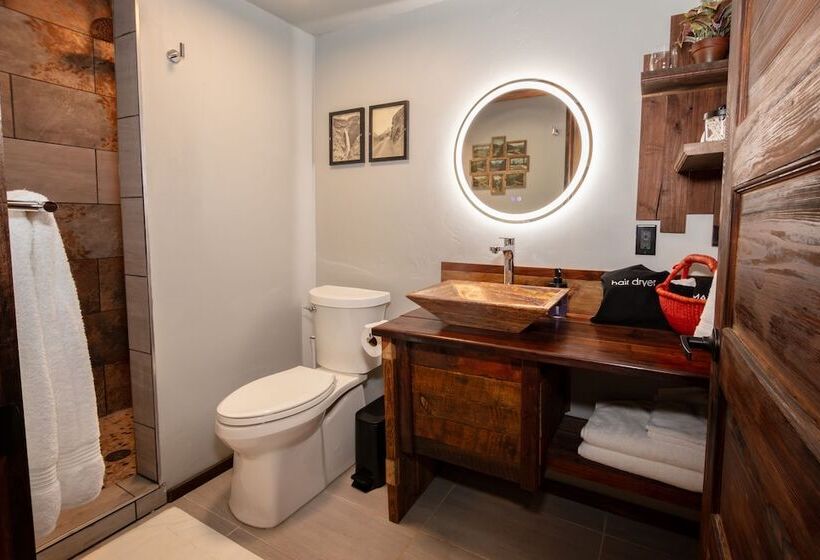 Отель The Frenchman Suites