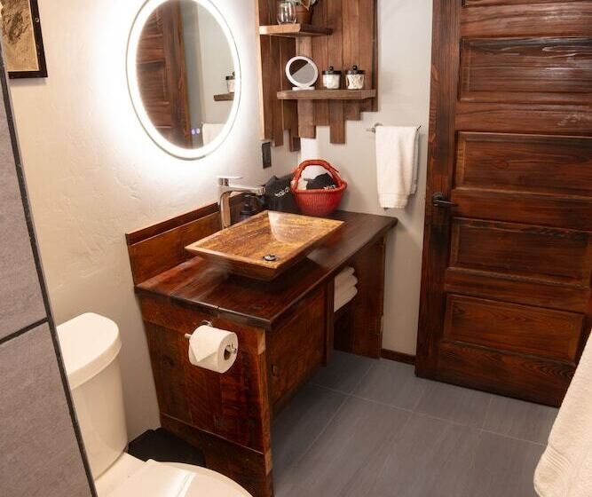 Отель The Frenchman Suites