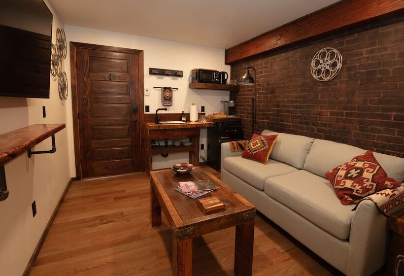 Отель The Frenchman Suites