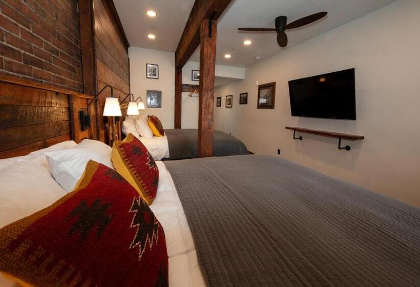 Отель The Frenchman Suites