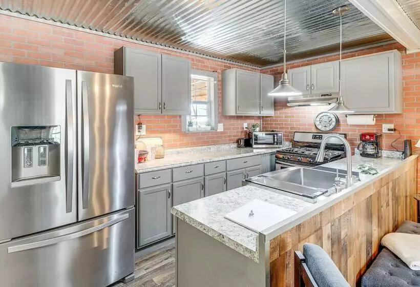 Jasper Cabin W/ Fire Pit, Grill & Mountain Views!