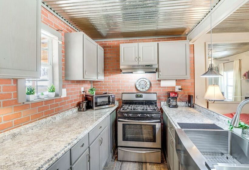 Jasper Cabin W/ Fire Pit, Grill & Mountain Views!