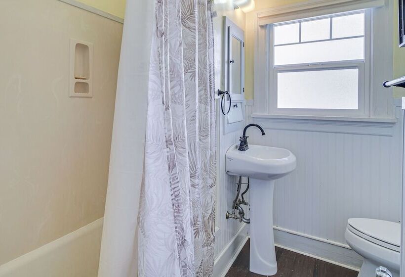 Klamath Falls Home W/ Deck ~ 1 Mi To Downtown