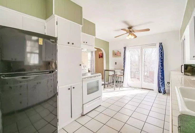 Klamath Falls Home W/ Deck ~ 1 Mi To Downtown