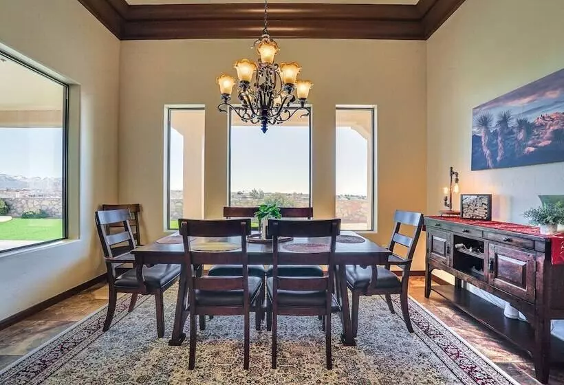 Las Cruces Home W/ Mountain Views & Private Pool!
