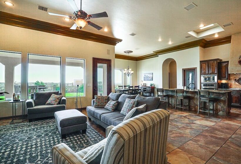 Las Cruces Home W/ Mountain Views & Private Pool!