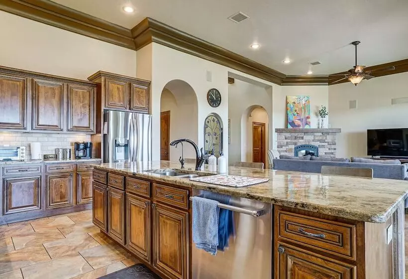Las Cruces Home W/ Mountain Views & Private Pool!
