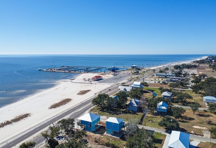 Long Beach House W/ Charcoal Grill: Steps To Shore