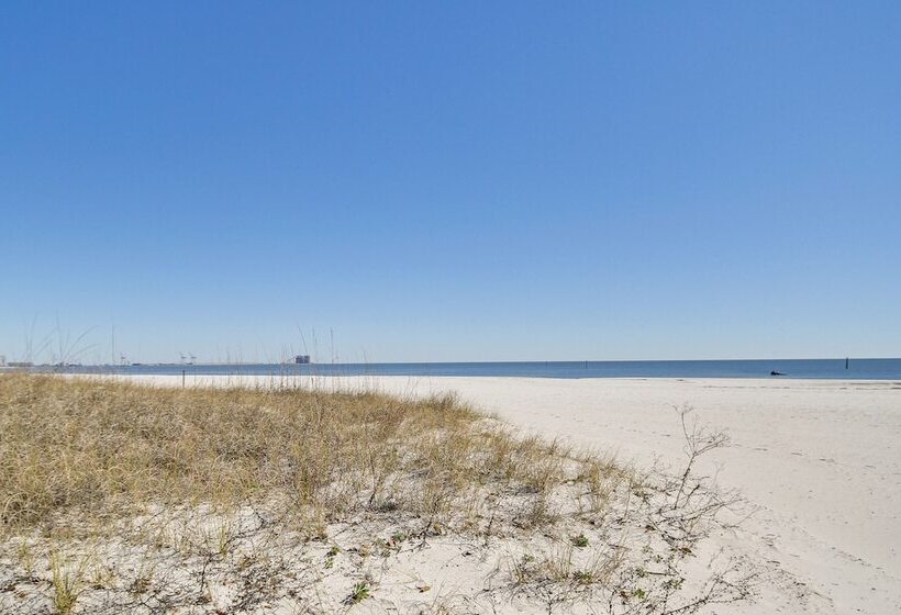 Long Beach House W/ Charcoal Grill: Steps To Shore