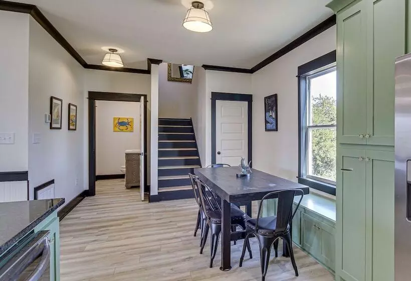 Long Beach House W/ Charcoal Grill: Steps To Shore